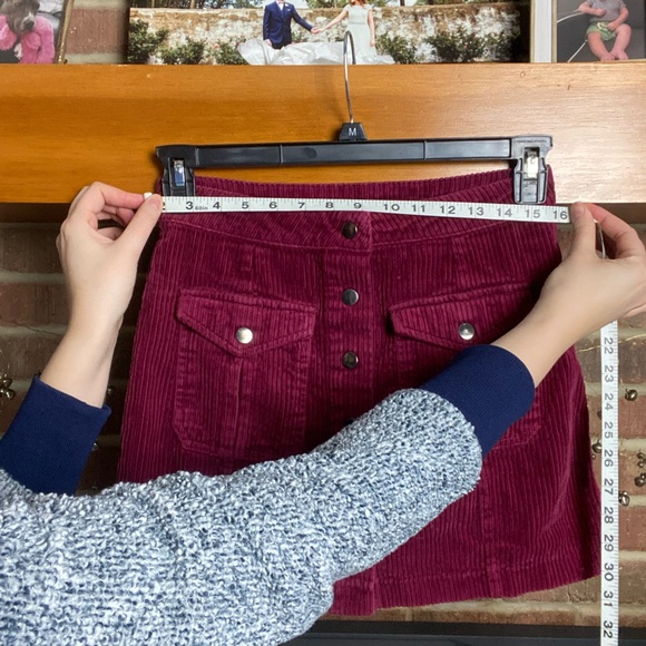 🟢3/$15 Maroon Corduroy Mini-Skirt Center Snap, Size M - Picture 6 of 6